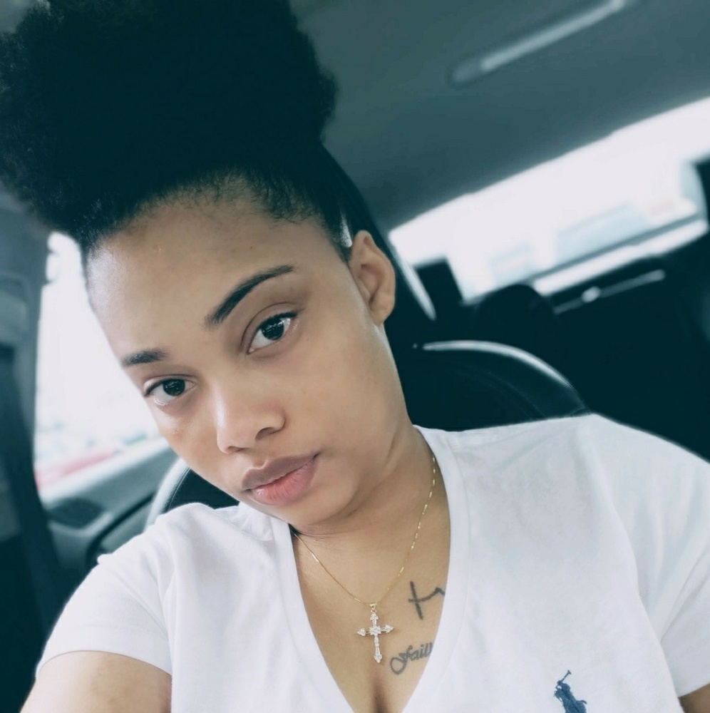 Meet your Posher, Tee